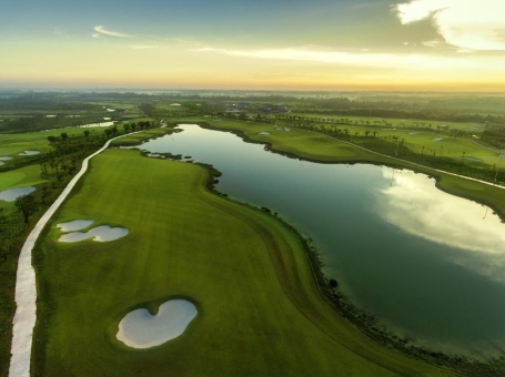 WEST LAKES GOLF & VILLAS