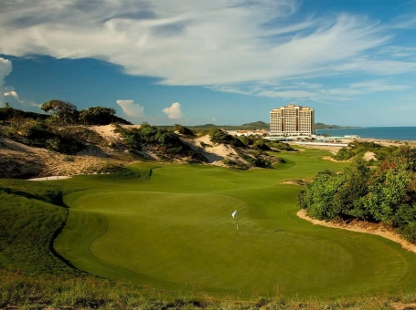 THE BLUFFS GRAND HO TRAM